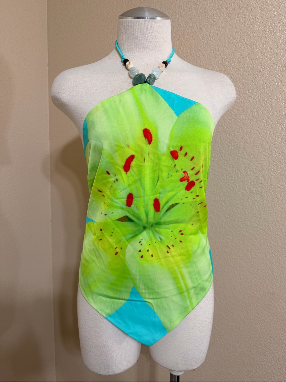 Women's  Floral Halter Tank Top size medium new
